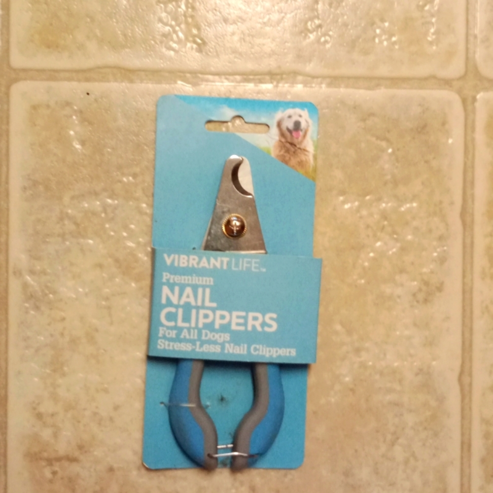 dog nail clippers by Vibrant Life